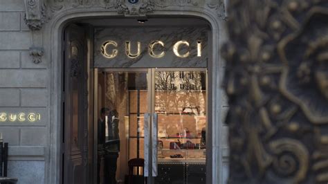 gucci employment standards|CORPORATE SUSTAINABILITY & RESPONSIBILITY .